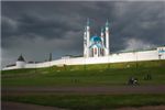 В ожидании нужного автобуса, мы фотографировали Казанский кремль.