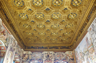 Потолок в одной из комнат в Палаццо Веккьо