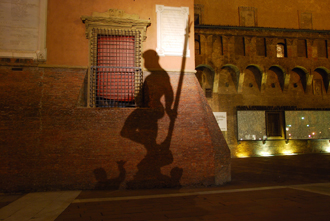 Проекция статуи Нептуна в Болонье
