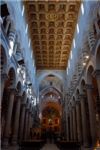 Внутри кафедрального собора в Пизе.