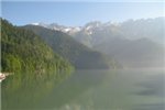 Озеро Рицо в утренней дымке