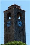 Башня с часами, характерная для каждого старого города в Черногории.
Время показывает правильное