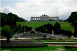 Колоннада в парке дворца Шёнбрун