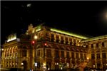 Венская опера в вечернем освещении