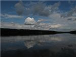 Облака в озере в Березовке
