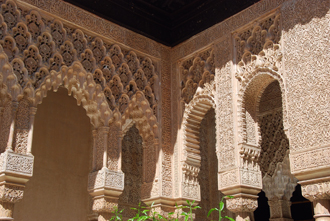 Резные стены в Альгамбре