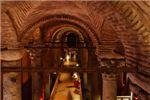 Еребатан, цистерна-базилика... в общем, это - огромное древнее подземное хранидище воды, размеры которого просто поражают воображение.