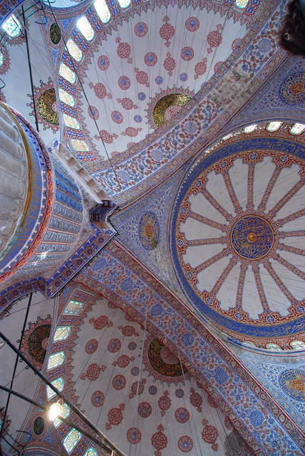 Внутри Голубой Мечети