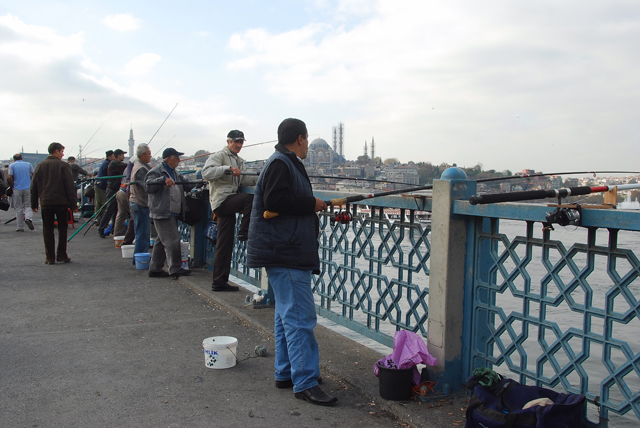 Рыбаки на Галатском мосту